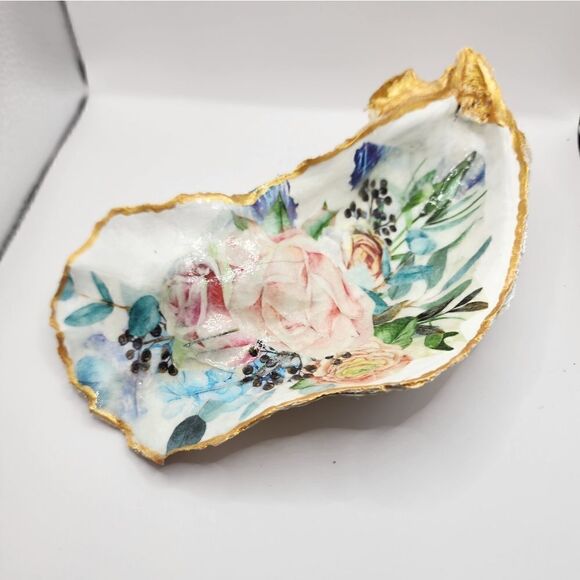 Decoupage Huge Oyster Shell - Picture 2 of 4